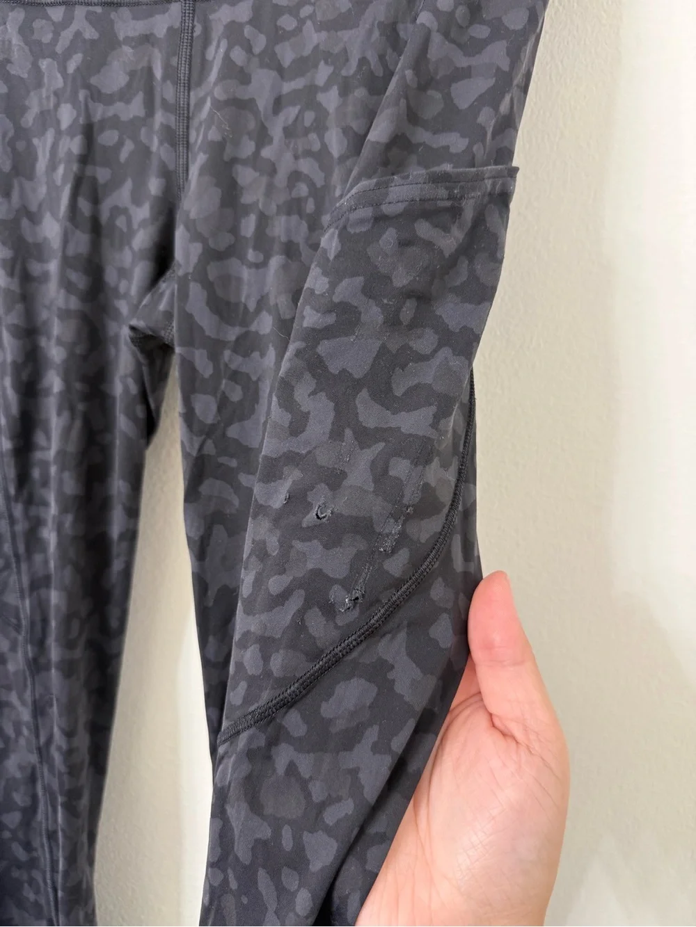 {6} FLAWS Lululemon Fast and Free Tight II 25